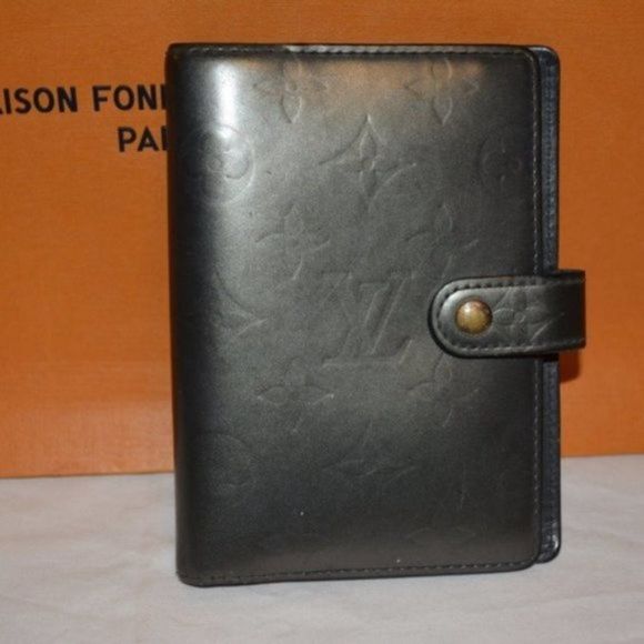 LOUIS Vuitton Gray Matte Monogram Agenda - Picture 2 of 7